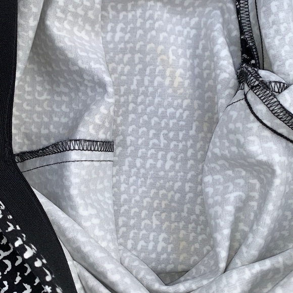 VINCE Camuto Rich Black/White Print Pull-On Ankle Pants - Picture 15 of 16